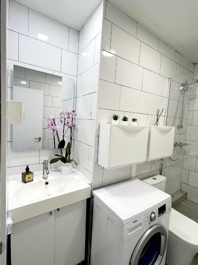 Cozy Modren Apartment On Malvarrosa Beach Βαλένθια Εξωτερικό φωτογραφία